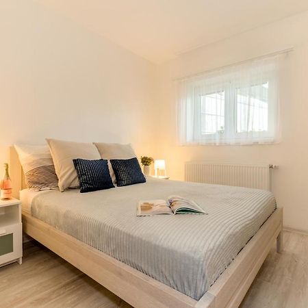 Apartmány Jedovary Trhové Sviny Exterior foto