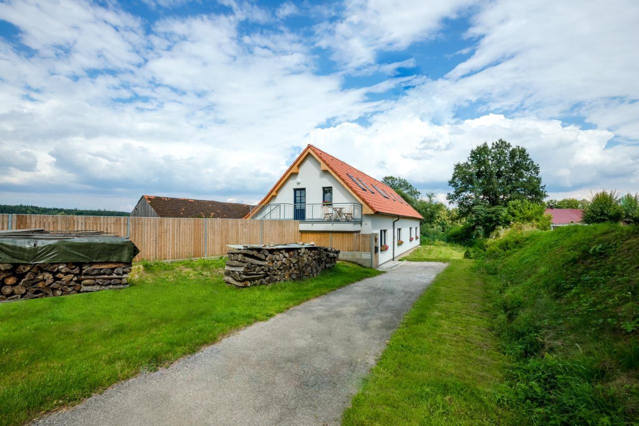 Apartmány Jedovary Trhové Sviny Exterior foto