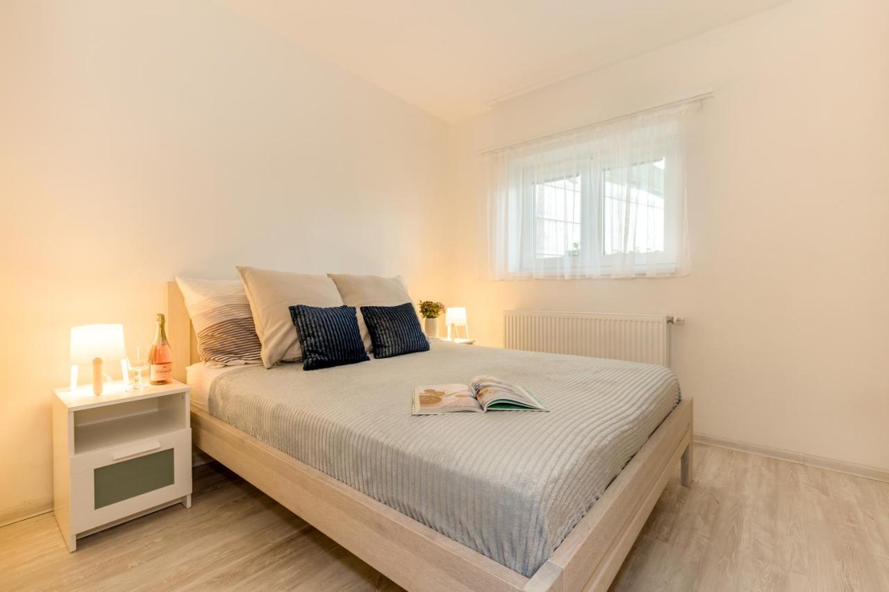 Apartmány Jedovary Trhové Sviny Exterior foto