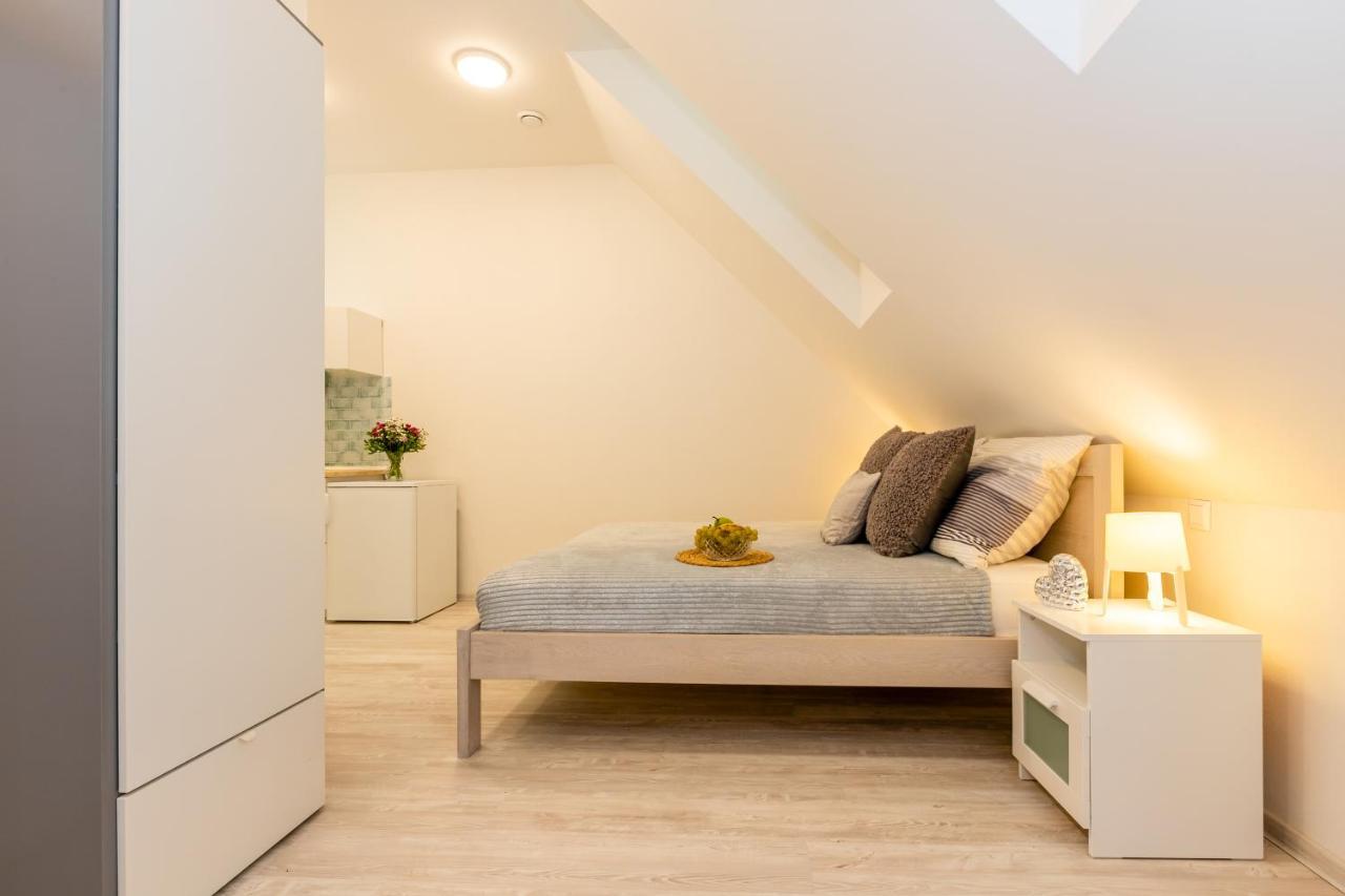 Apartmány Jedovary Trhové Sviny Exterior foto